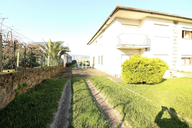 Moradia T3 para Venda em Barcelinhos Foto 4