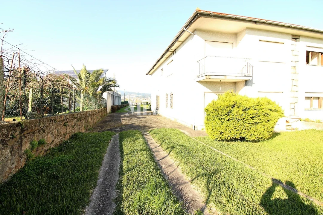 Moradia T3 para Venda em Barcelinhos Foto 4