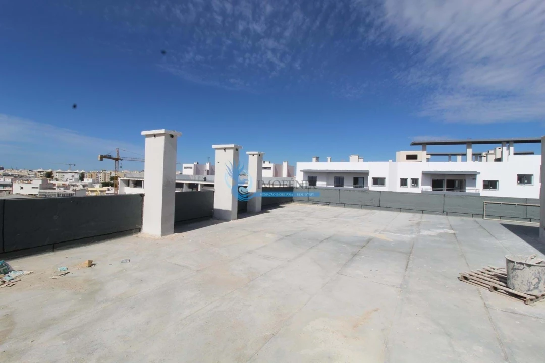 Apartamento T3 para Venda em Quelfes Foto 33