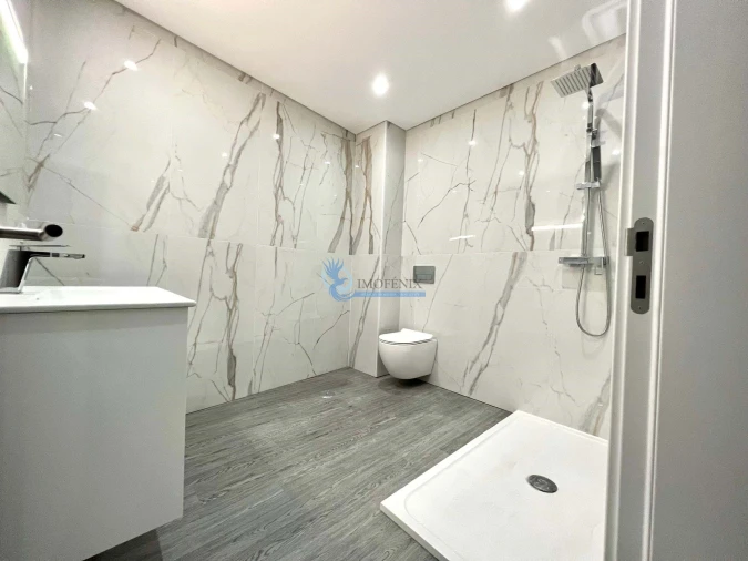 Apartamento T3 para Venda em Quelfes Foto 30