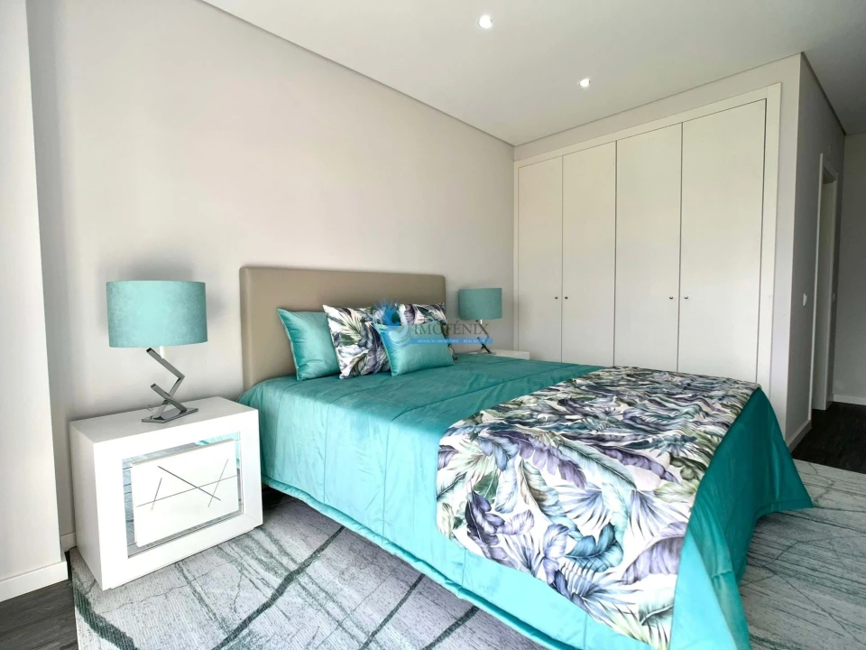 Apartamento T3 para Venda em Quelfes Foto 21