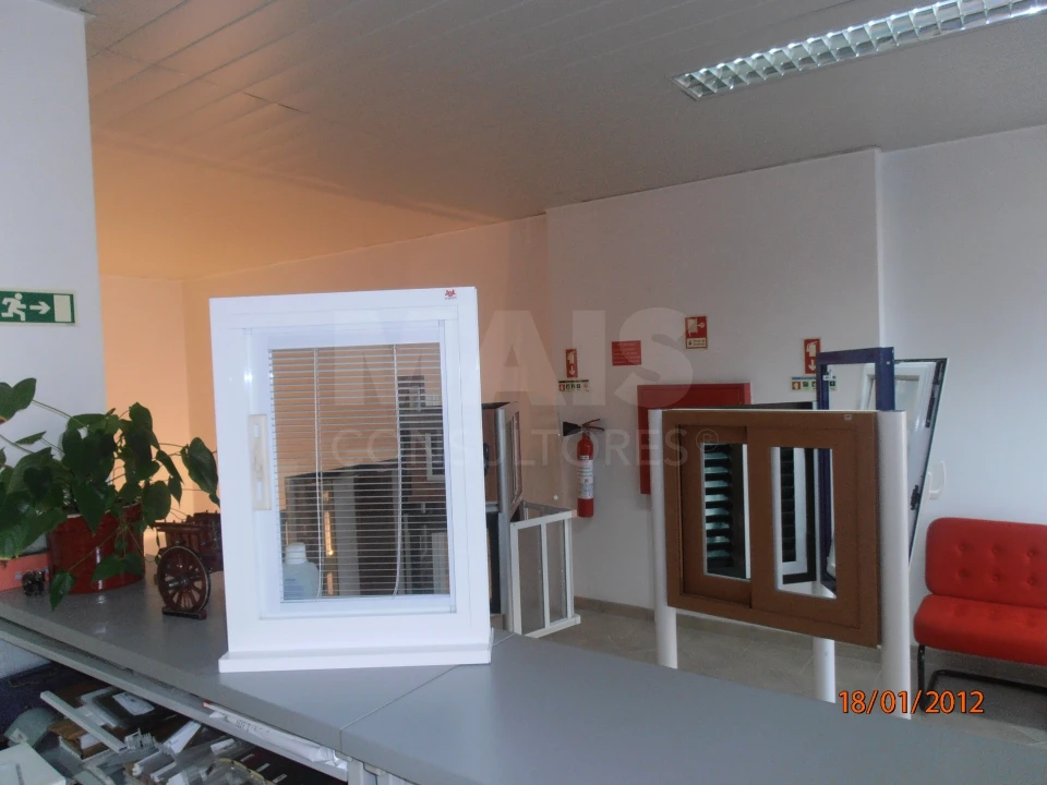 Loja para Venda em Alverca do Ribatejo e Sobralinho Foto 4