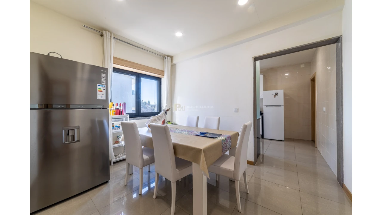 Moradia T5 para Venda em Algés, Linda-A-Velha e Cruz Quebrada-Dafundo Foto 4