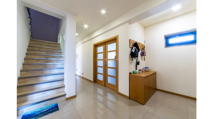 Moradia T5 para Venda em Algés, Linda-A-Velha e Cruz Quebrada-Dafundo Foto 8