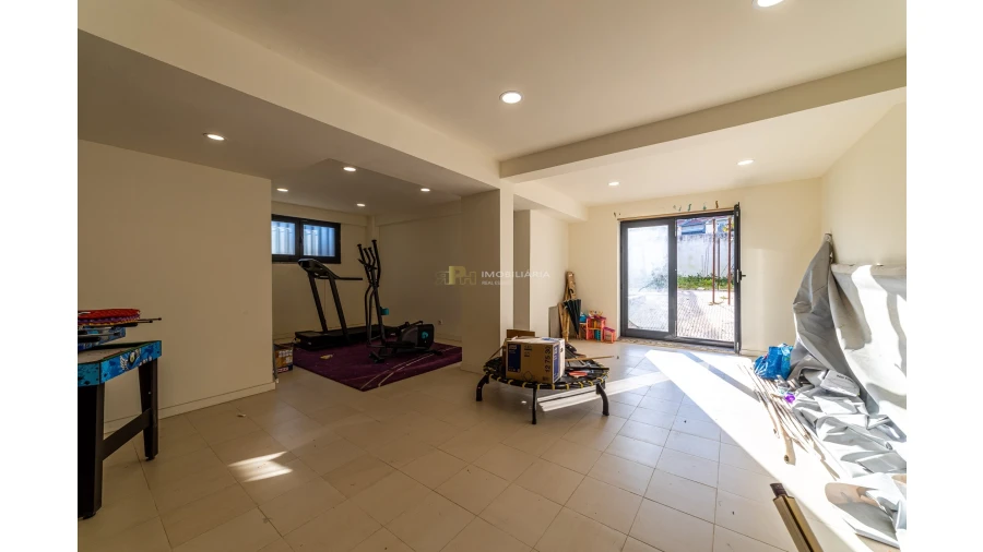 Moradia T5 para Venda em Algés, Linda-A-Velha e Cruz Quebrada-Dafundo Foto 28