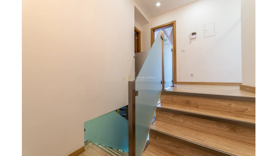 Moradia T5 para Venda em Algés, Linda-A-Velha e Cruz Quebrada-Dafundo Foto 20