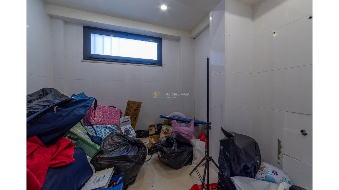 Moradia T5 para Venda em Algés, Linda-A-Velha e Cruz Quebrada-Dafundo Foto 31