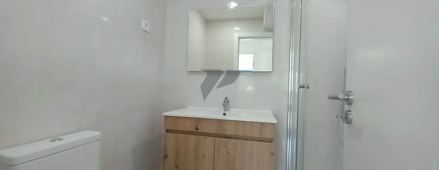 Apartamento T3 para Venda em Charneca de Caparica e Sobreda Foto 19