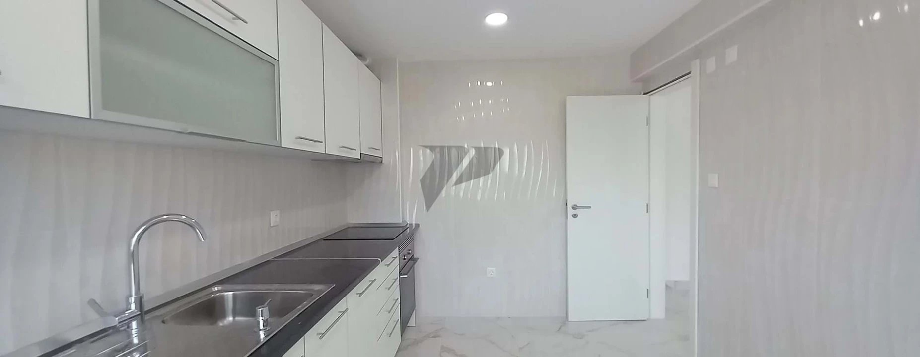 Apartamento T3 para Venda em Charneca de Caparica e Sobreda Foto 12