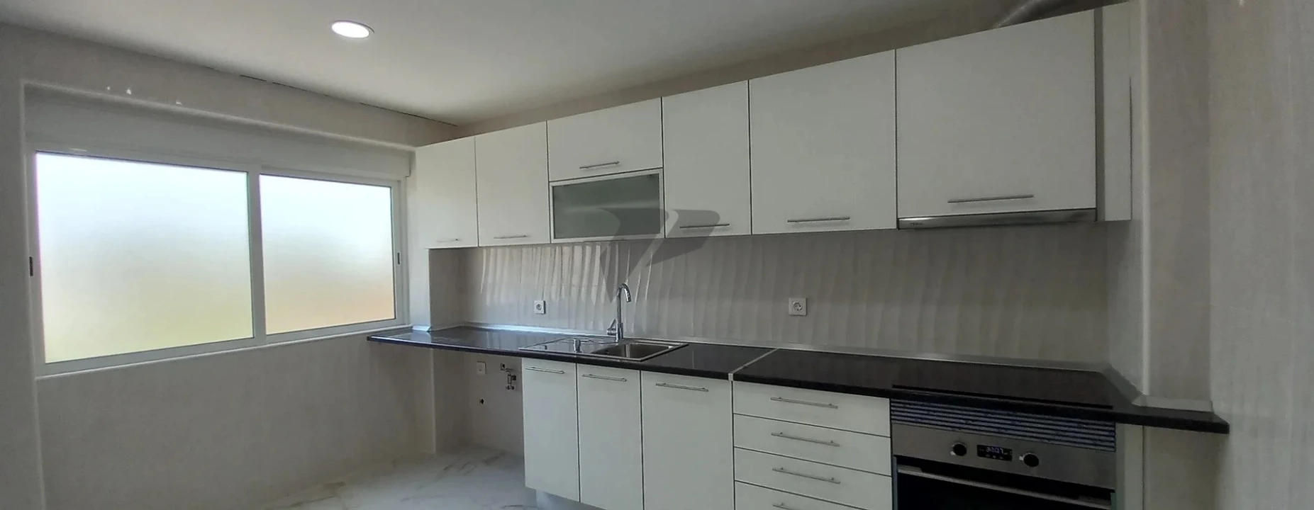 Apartamento T3 para Venda em Charneca de Caparica e Sobreda Foto 10