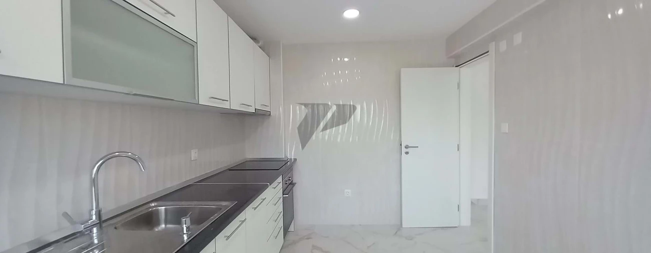 Apartamento T3 para Venda em Charneca de Caparica e Sobreda Foto 12