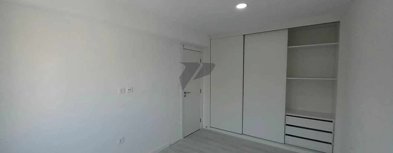 Apartamento T3 para Venda em Charneca de Caparica e Sobreda Foto 20