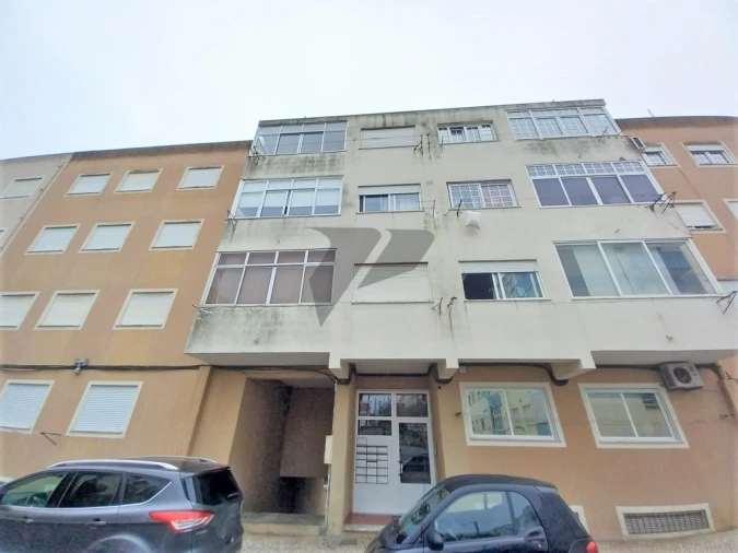 Apartamento T3 para Venda em Charneca de Caparica e Sobreda Foto 21