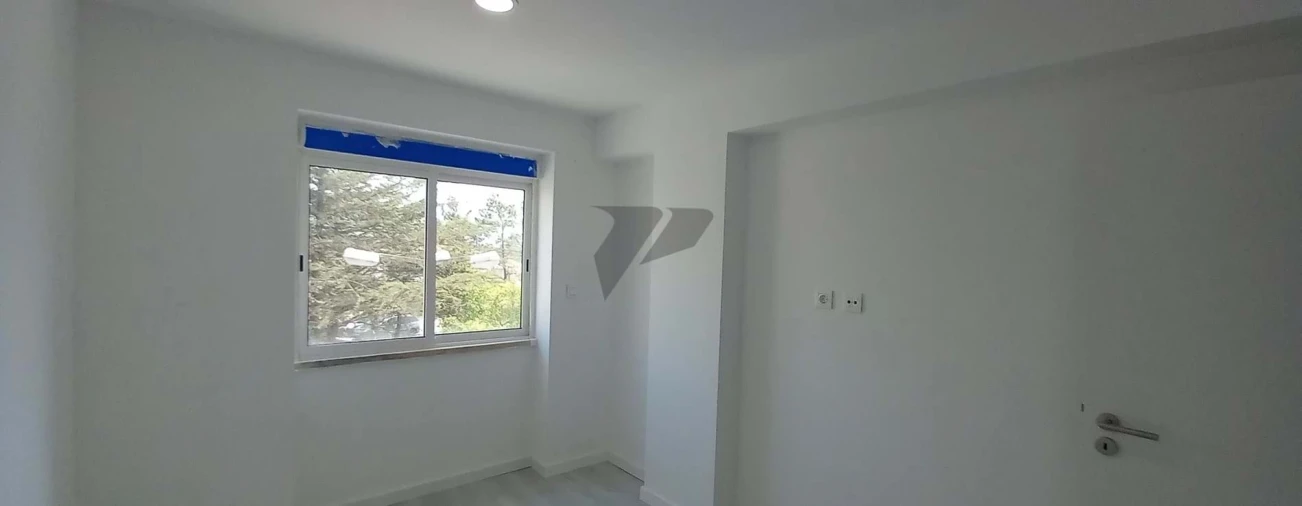 Apartamento T3 para Venda em Charneca de Caparica e Sobreda Foto 16