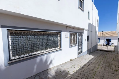 Negócio para Venda em Lagos (São Sebastião e Santa Maria)