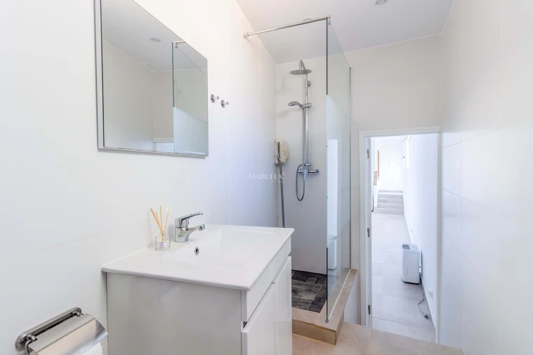 Negócio para Venda em Lagos (São Sebastião e Santa Maria) Foto 7