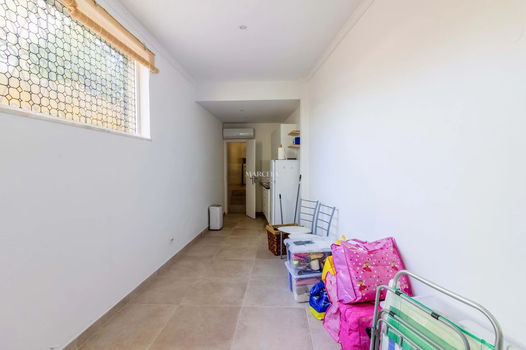 Negócio para Venda em Lagos (São Sebastião e Santa Maria) Foto 8