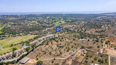 Terreno para Venda em Estômbar e Parchal