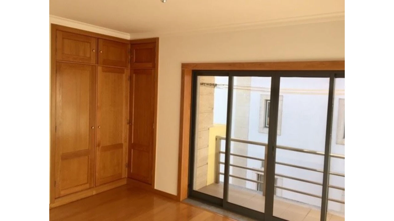 Apartamento T3 para Venda em Leiria, Pousos, Barreira e Cortes Foto 9