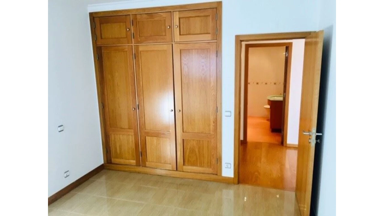 Apartamento T3 para Venda em Leiria, Pousos, Barreira e Cortes Foto 11
