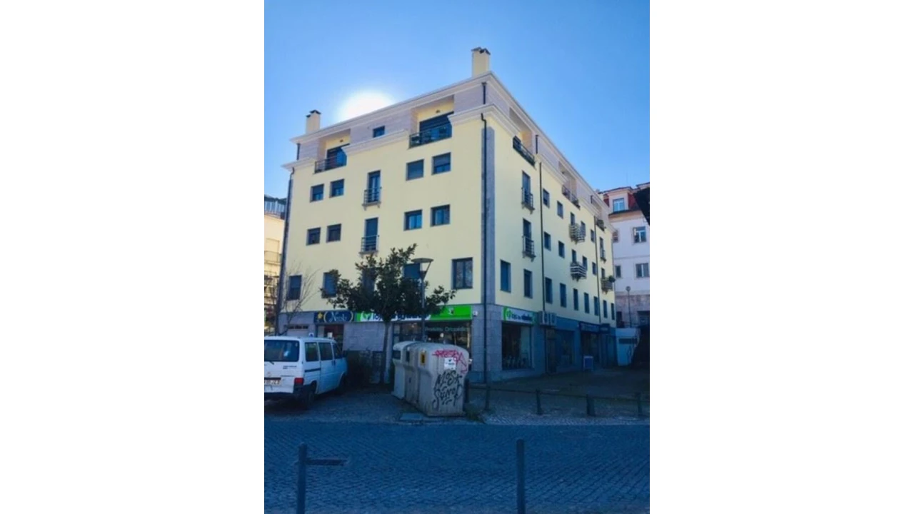 Apartamento T3 para Venda em Leiria, Pousos, Barreira e Cortes Foto 1