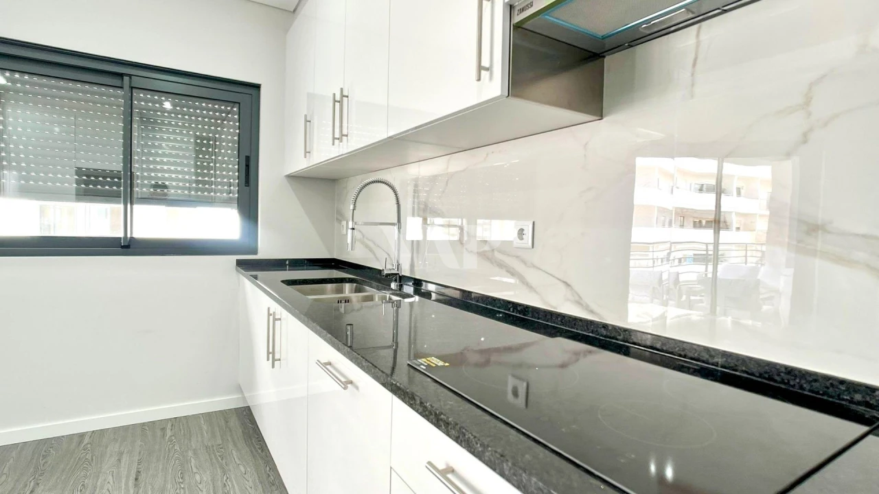 Apartamento T3 para Venda em Quelfes Foto 14