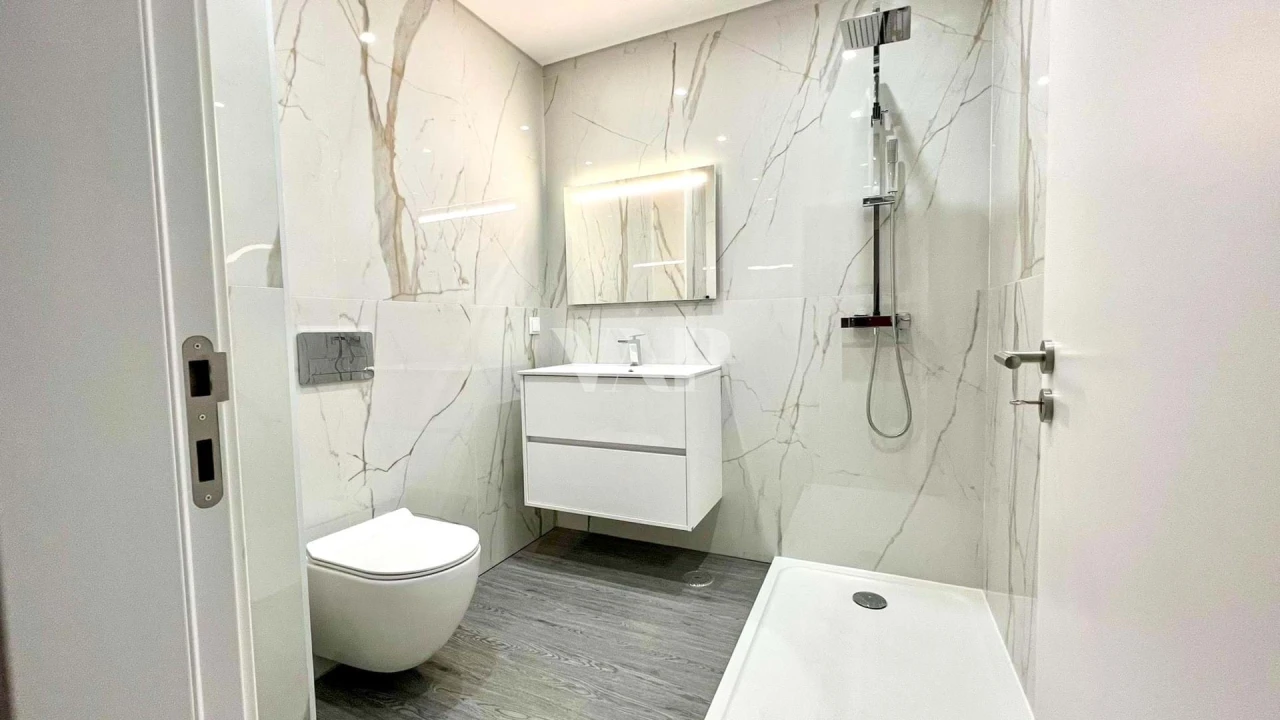 Apartamento T3 para Venda em Quelfes Foto 21