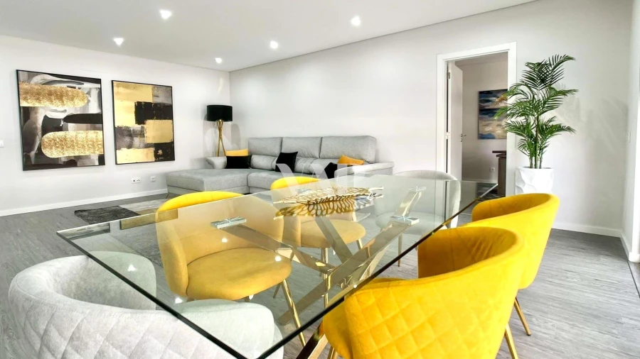 Apartamento T3 para Venda em Quelfes Foto 1