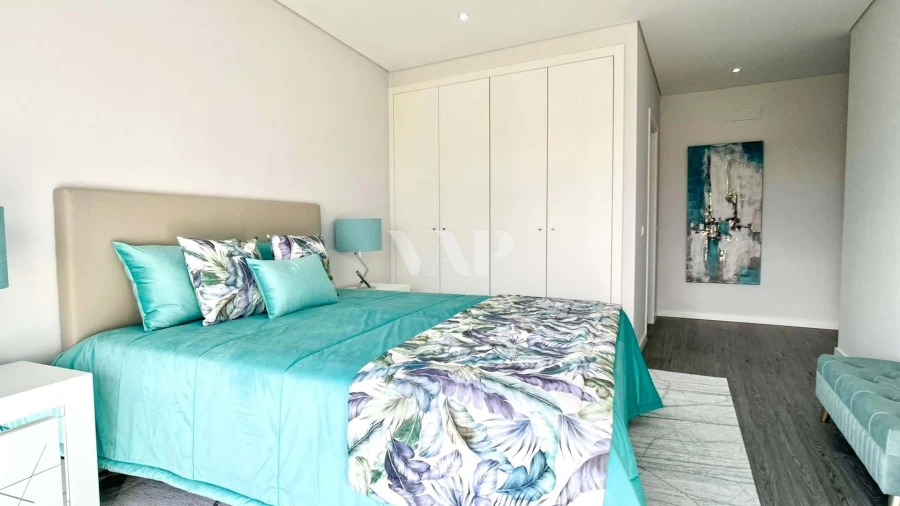 Apartamento T3 para Venda em Quelfes Foto 18