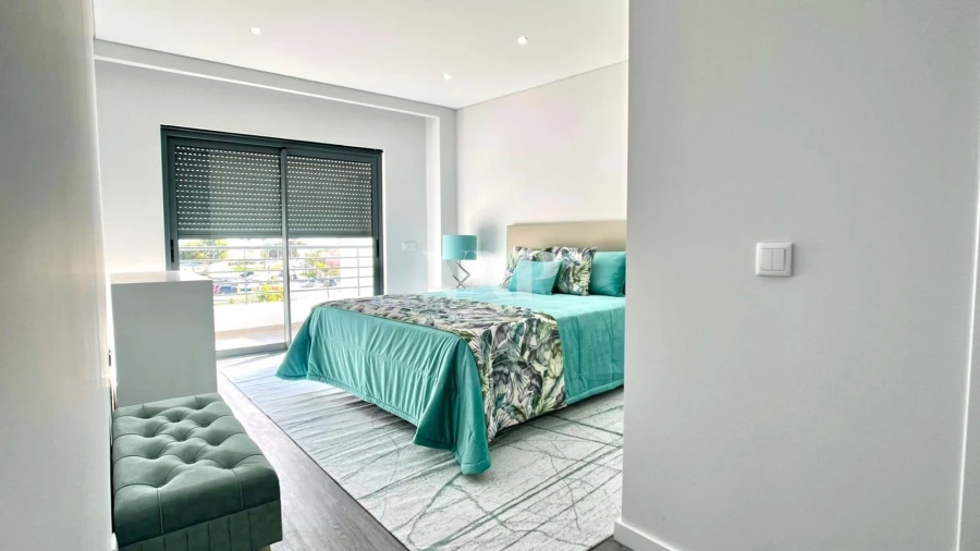 Apartamento T3 para Venda em Quelfes Foto 17