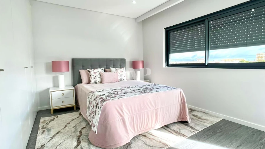 Apartamento T3 para Venda em Quelfes Foto 20