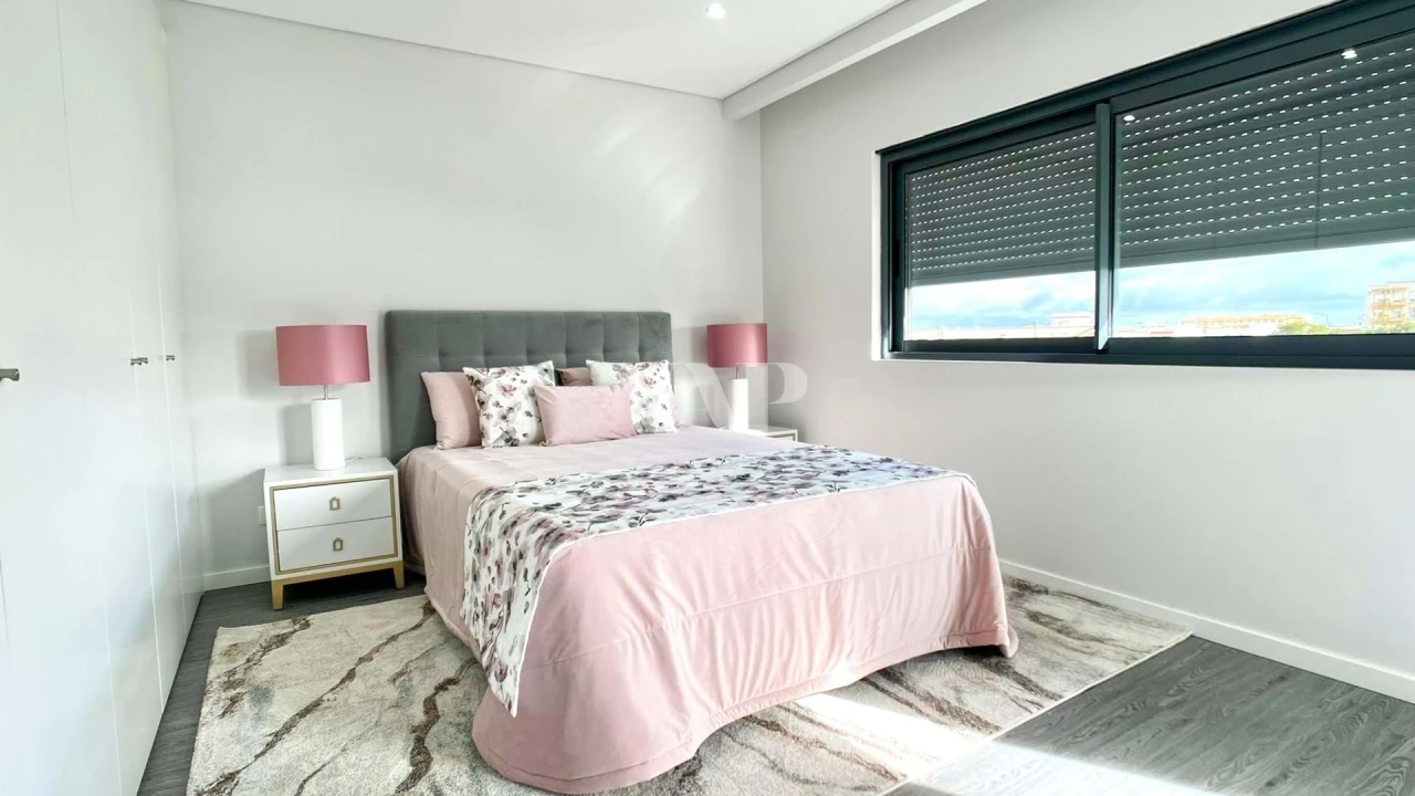 Apartamento T3 para Venda em Quelfes Foto 20