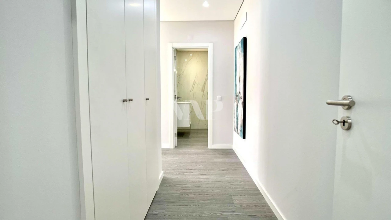 Apartamento T3 para Venda em Quelfes Foto 15