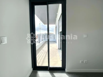 Apartamento T3 para Venda em Quelfes