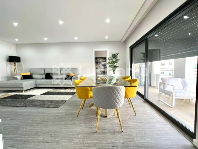 Apartamento T3 para Venda em Quelfes Foto 6
