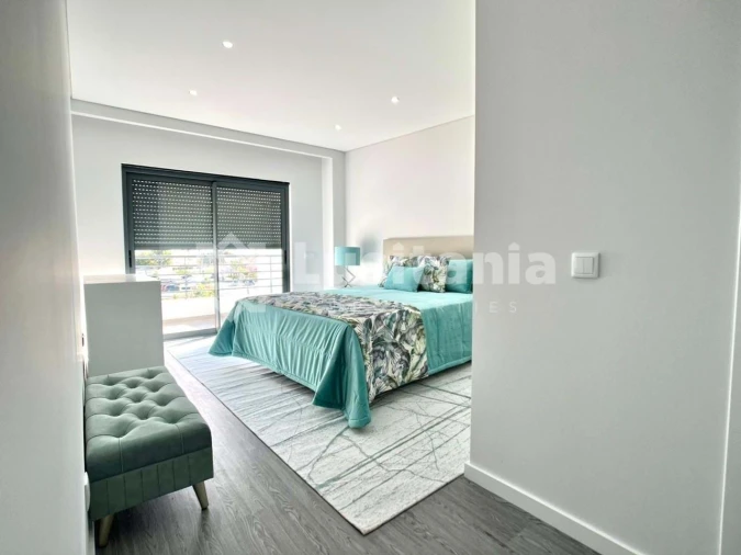 Apartamento T3 para Venda em Quelfes Foto 15