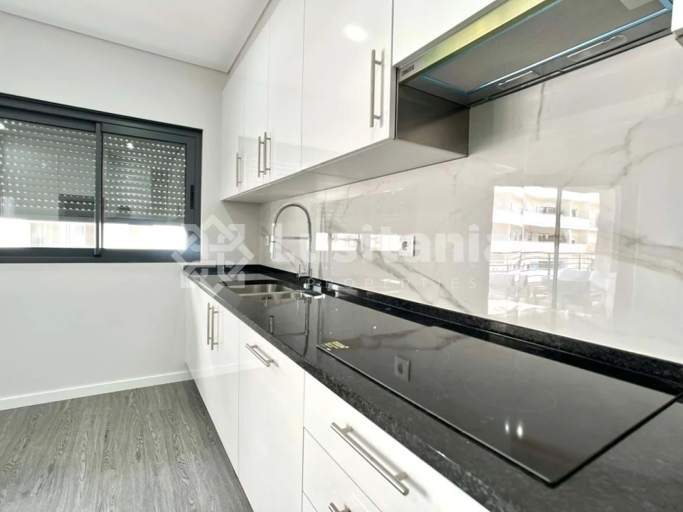 Apartamento T3 para Venda em Quelfes Foto 22
