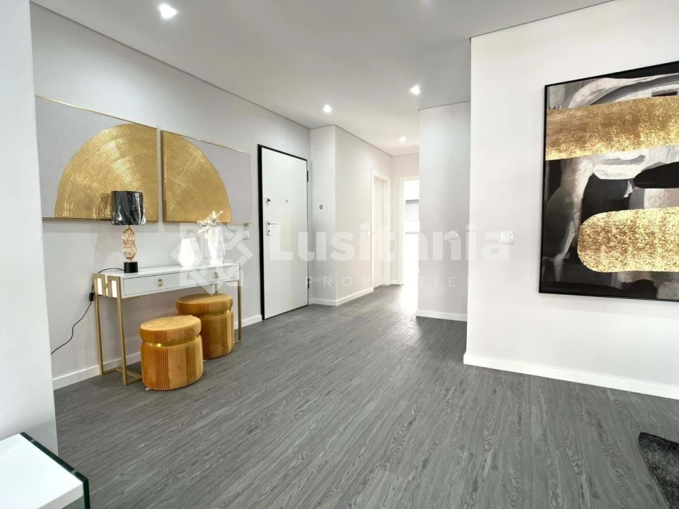 Apartamento T3 para Venda em Quelfes Foto 12