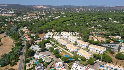 Moradia T3 para Venda em Quarteira
