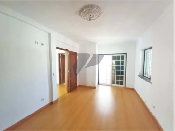 Moradia T3 para Venda em Charneca de Caparica e Sobreda