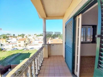 Moradia T3 para Venda em Charneca de Caparica e Sobreda
