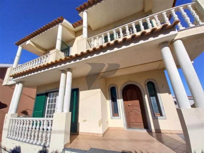 Moradia T3 para Venda em Charneca de Caparica e Sobreda Foto 3
