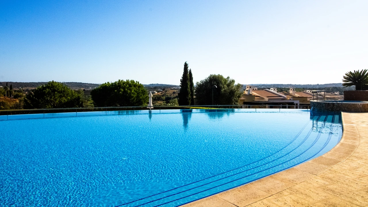 Moradia T3 para Arrendamento em Mexilhoeira Grande Foto 1