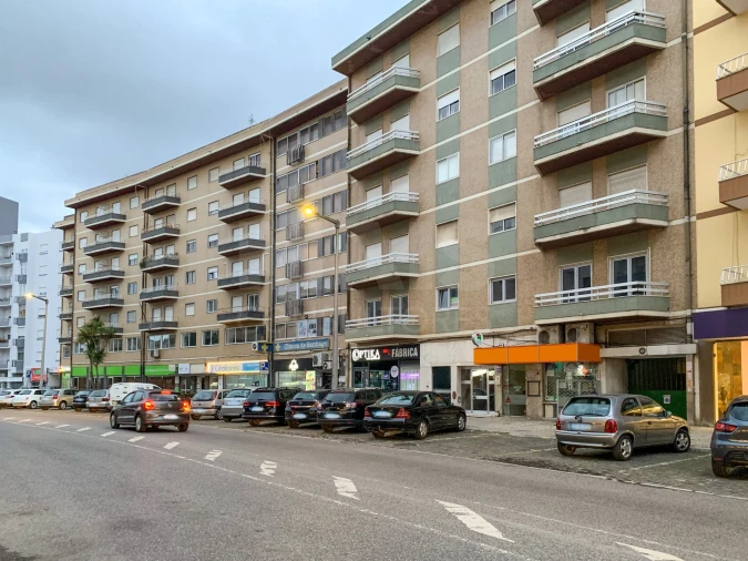 Loja para Venda em Santa Maria, São Pedro e Matacães