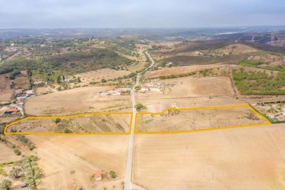 Terreno para Venda em Lagos (São Sebastião e Santa Maria)