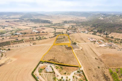 Terreno para Venda em Lagos (São Sebastião e Santa Maria)