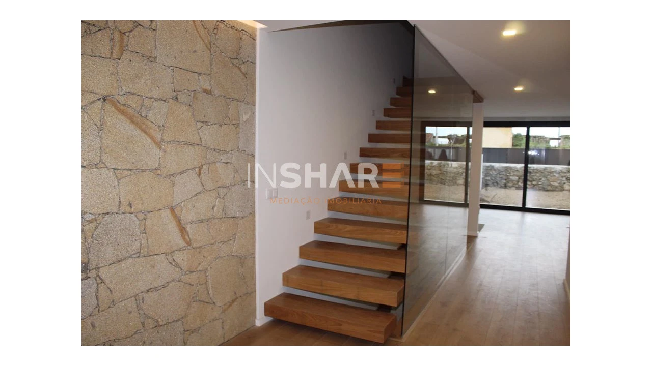 Moradia T3 para Venda em Palmeira Foto 14