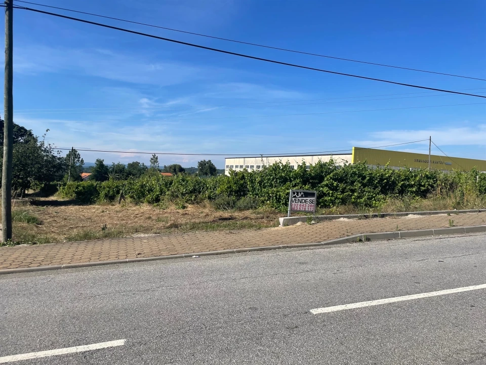 Terreno Comércio / Armazém para Venda em Mangualde, Mesquitela e Cunha Alta Foto 5