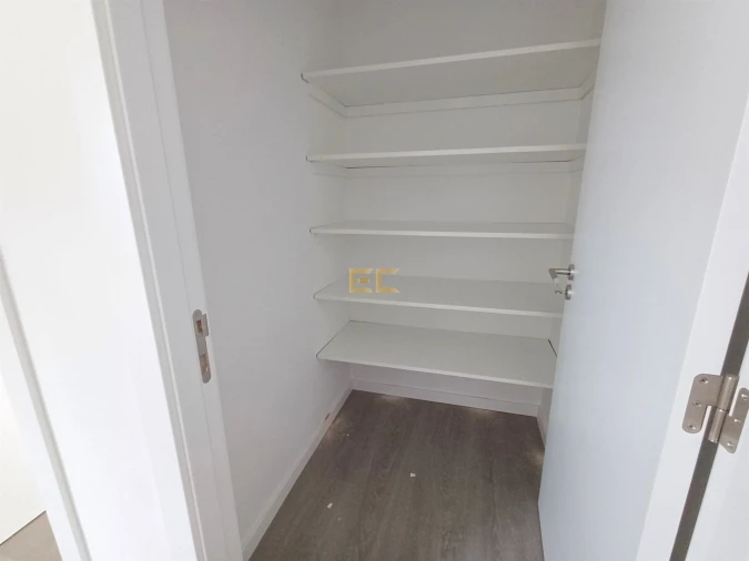 Moradia T4 para Venda em Tavarede Foto 11