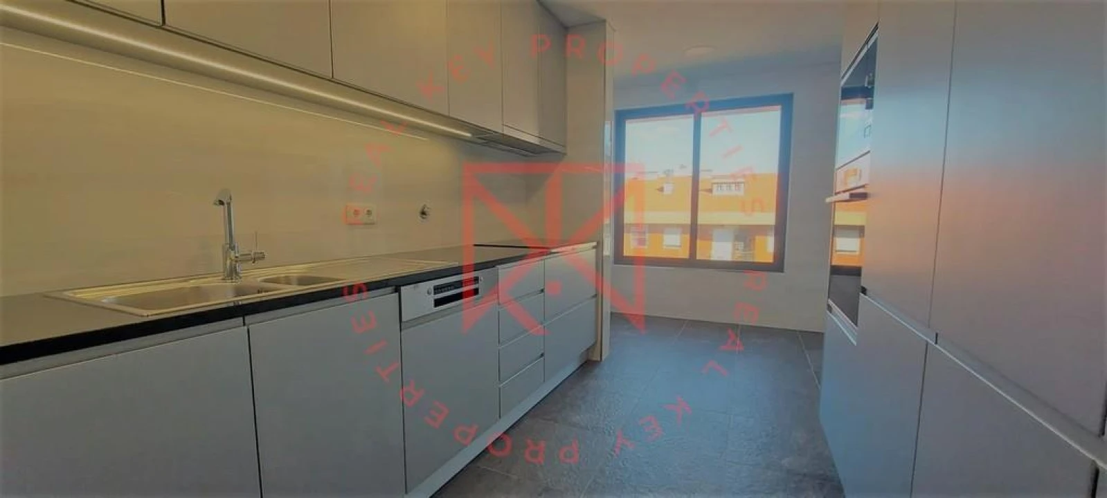 Apartamento T2 para Venda em Cedofeita, Santo Ildefonso, Sé, Miragaia, São Nicolau e Vitória Foto 2